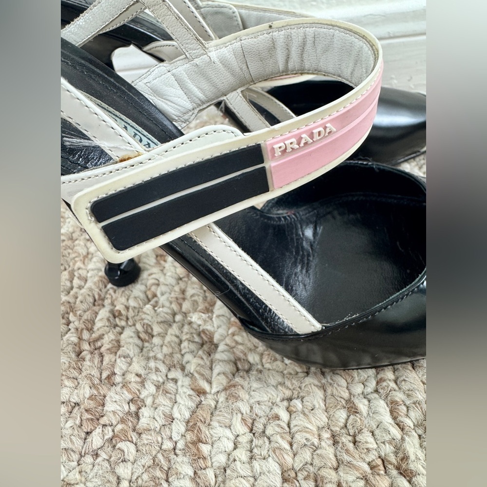 Prada
Mary Jane patent leather heels Size 36 1/2 - Picture 4 of 11
